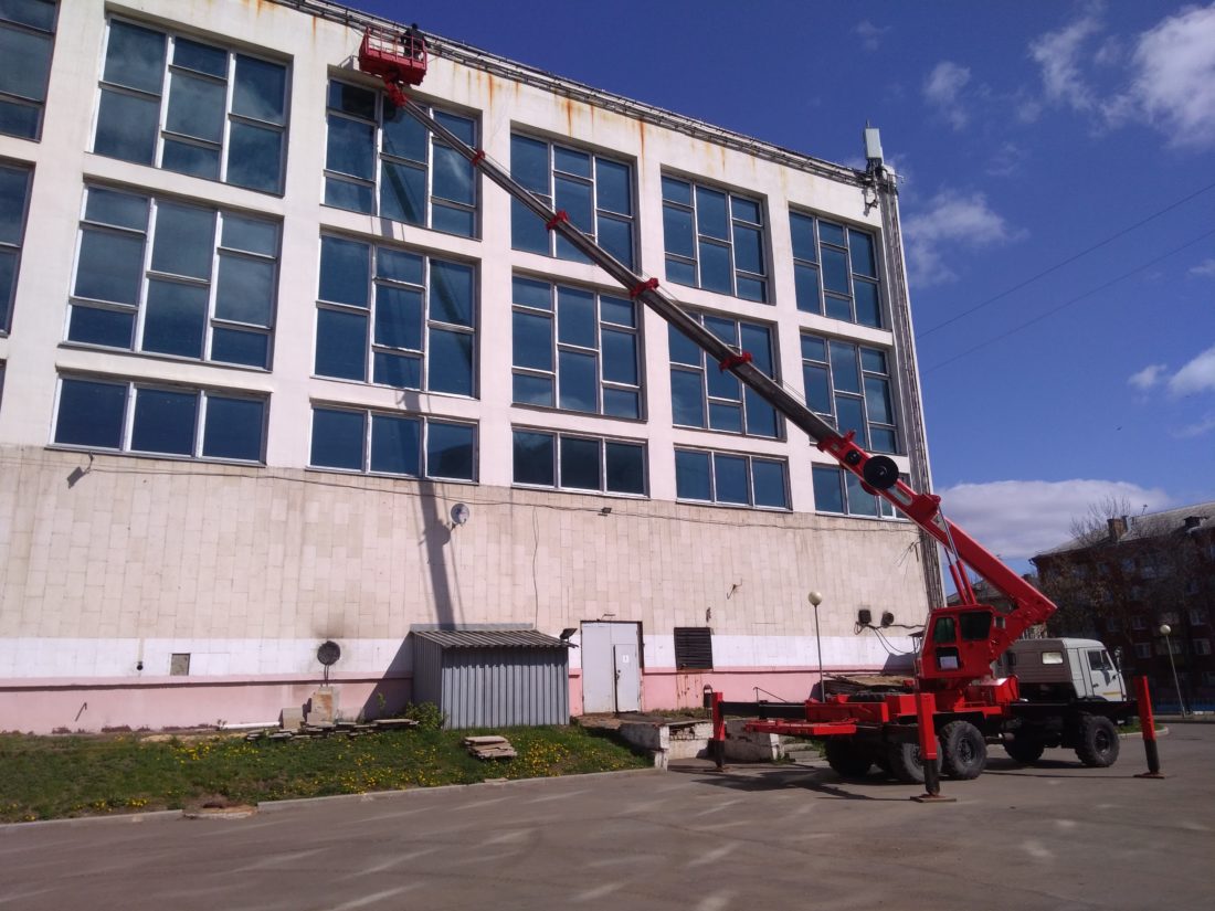 Аренда автовышки 45 метров hansin HS4570 на базе КамАЗа вездехода в Ярославле